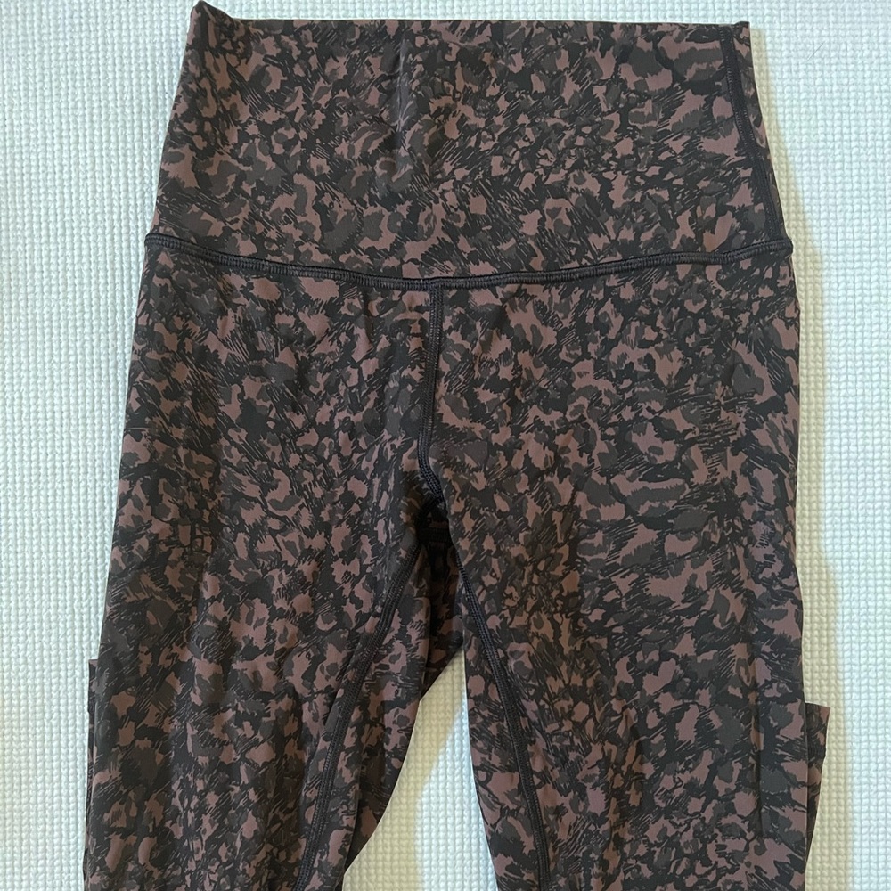 Lulu Lemon wonder under pants